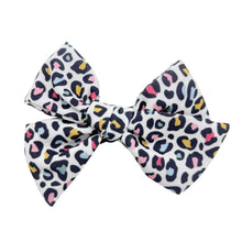 Load image into Gallery viewer, CHEETAH - PRE-TIED BOWS
