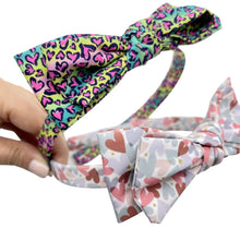 Load image into Gallery viewer, WILD AT HEART - Printed Bow Headband
