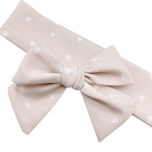 Load image into Gallery viewer, BEIGE HEARTS - Printed Bow Strip
